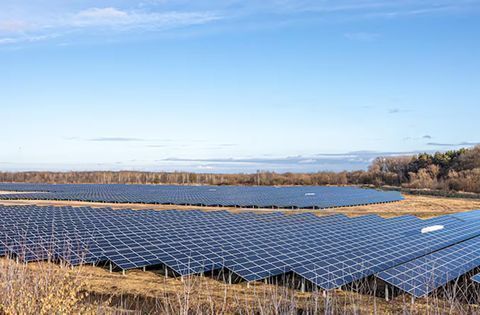 Solarkraftwerke (bodenmontierte und Dachsysteme)